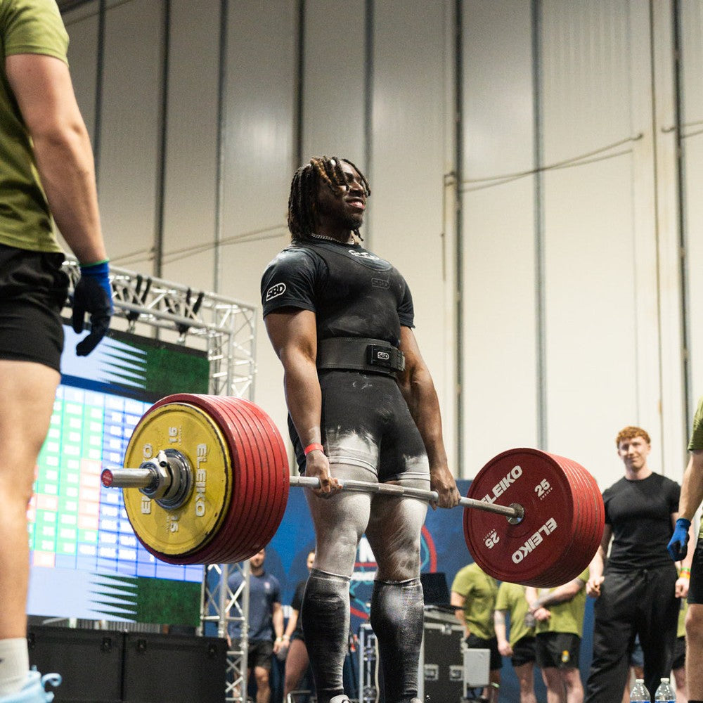 Nonso Chinye deadlifting 926 lb